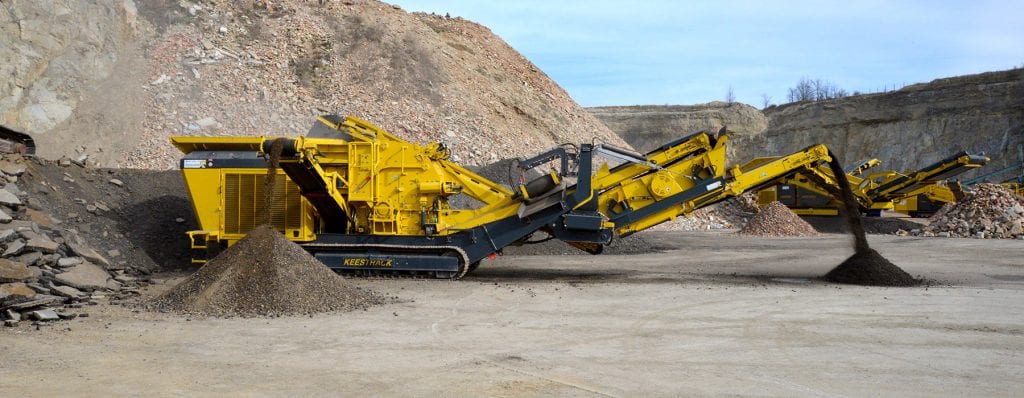 Keestrack R3 mobile impact crusher in quarry