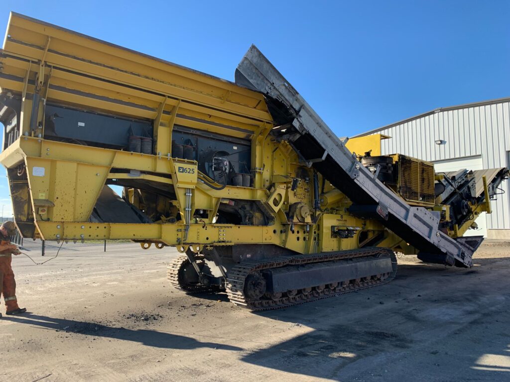 Used Keestrack R5d impact crusher for sale