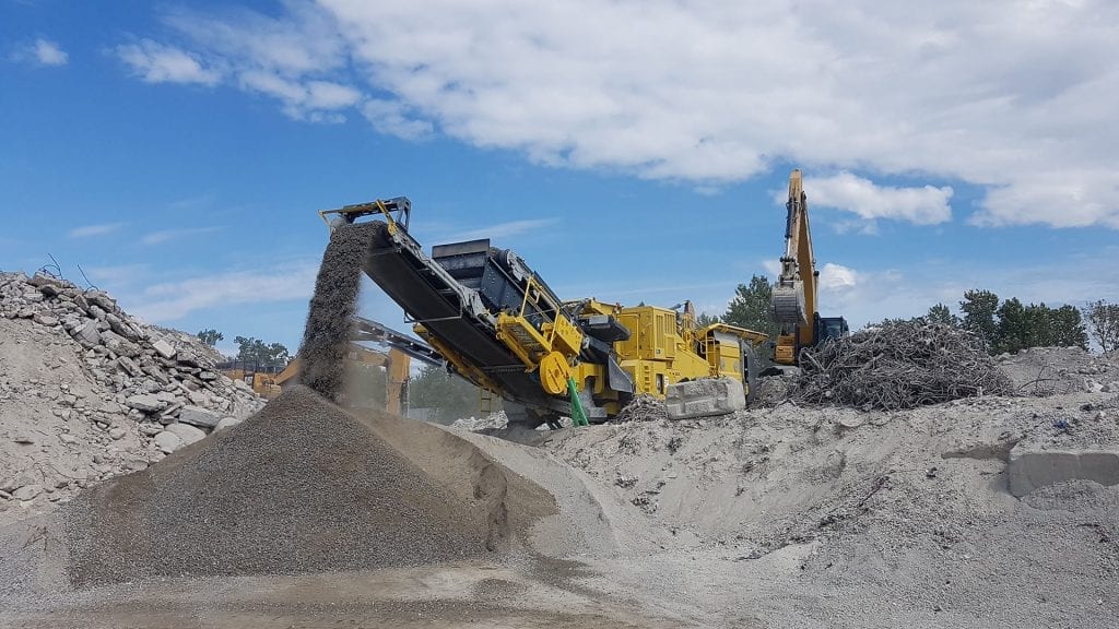Keestrack R6 track mounted mobile impact crusher