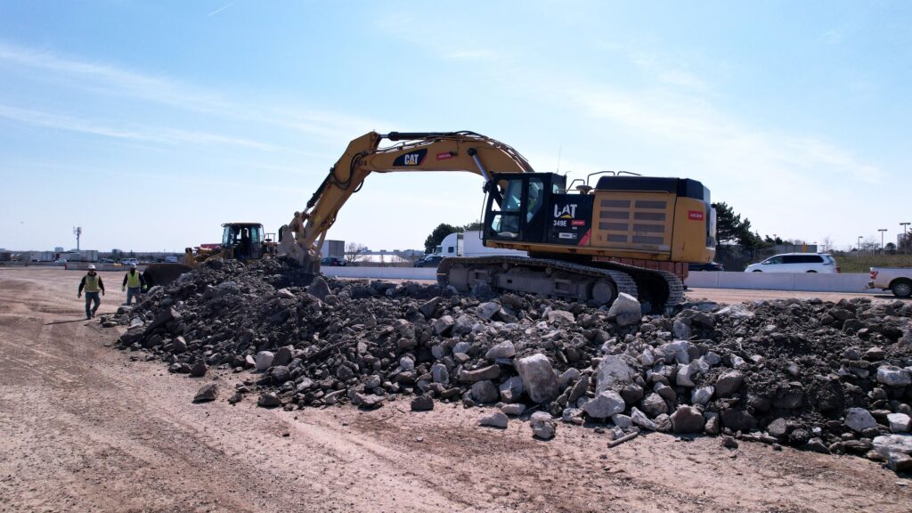 Hwy 401 Expansion Project Excavator