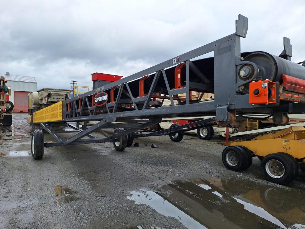 2016 Superior 36” x 60’ radial stacking conveyor